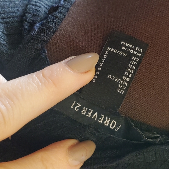 Skirt and shirt - Picture 4 of 5